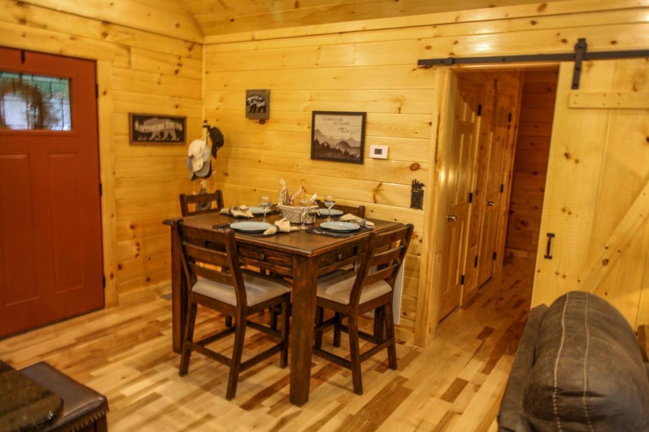 210 Cubs In The Treetops - Luxurious Cabin In 蓋特林堡 外观 照片